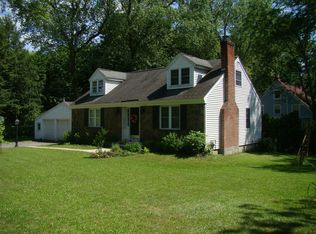 318 Osborne Rd, Loudonville, NY 12211