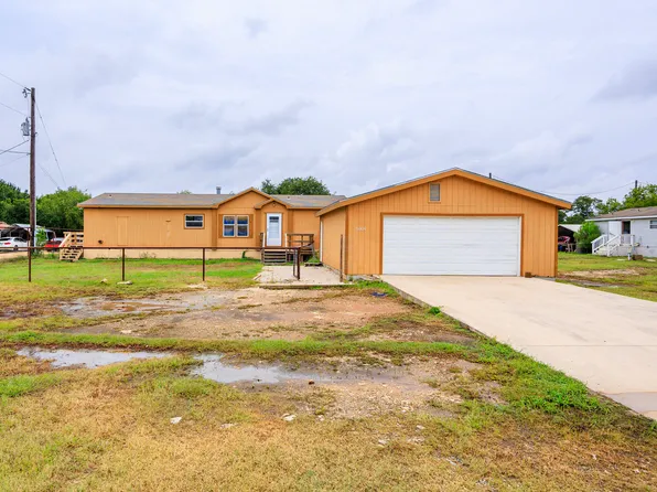 5004 Apache Moon, Spring Branch, TX 78070