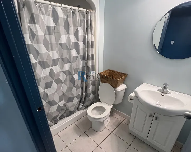 304 Lester St #4 — Photo 2