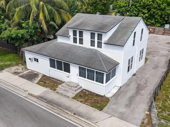220 SW 16th St, Dania, FL 33004