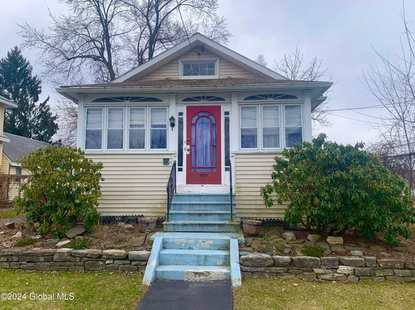 32 Frederick Ave, Albany, NY 12205