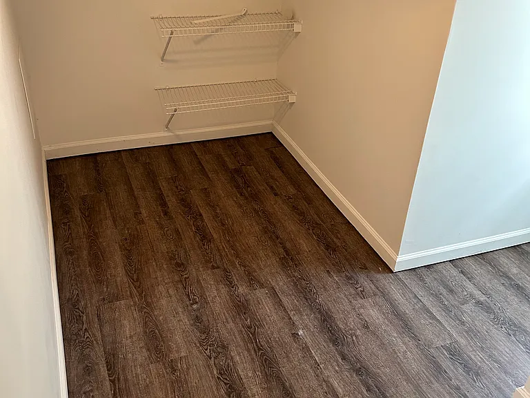 1481 Graham St SW — Photo 3