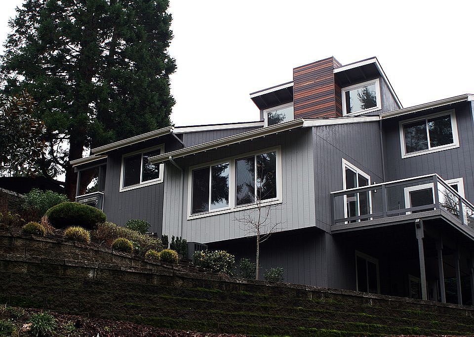 2nd image of 1695 Stoney Ridge Rd