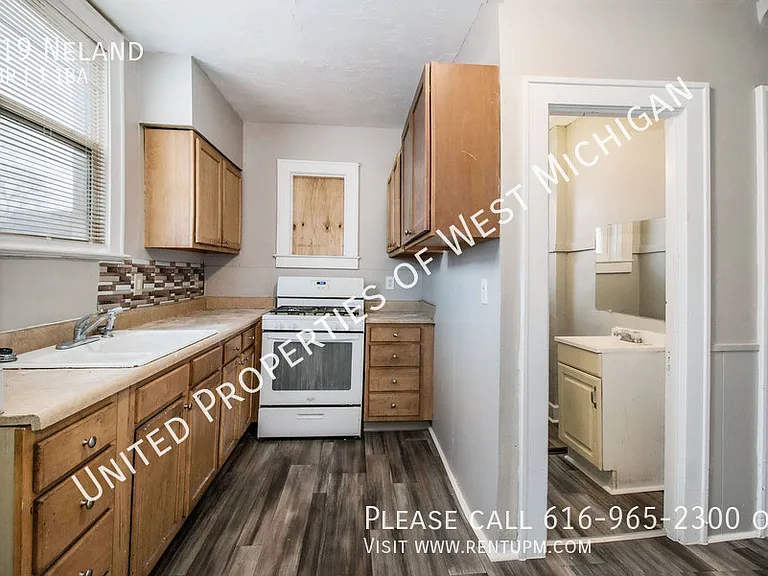 819 Neland Ave SE — Photo 11