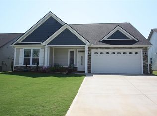 924 Hunterdale Ln, Boiling Springs, SC 29316