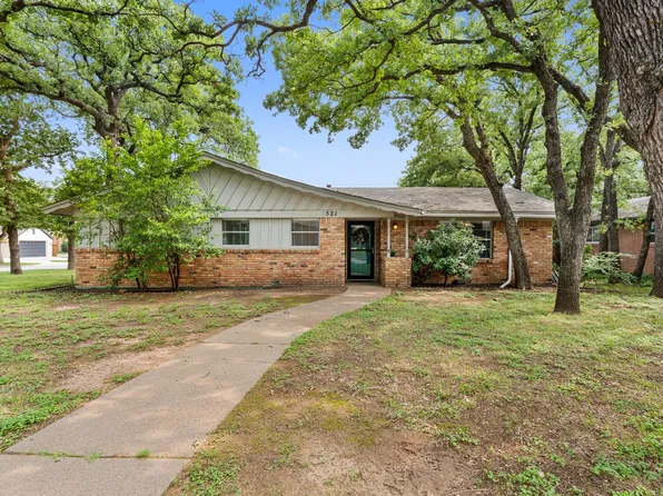 521 Brookview Dr, Hurst, TX 76054