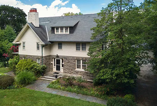 734 Millbrook Ln Photo 1