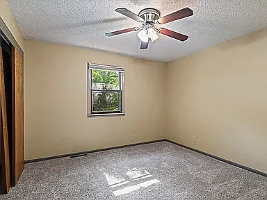 127 Grand Prairie Dr — Photo 8