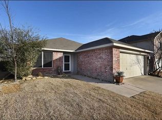 414 Spurlock Dr, Krum, TX 76249