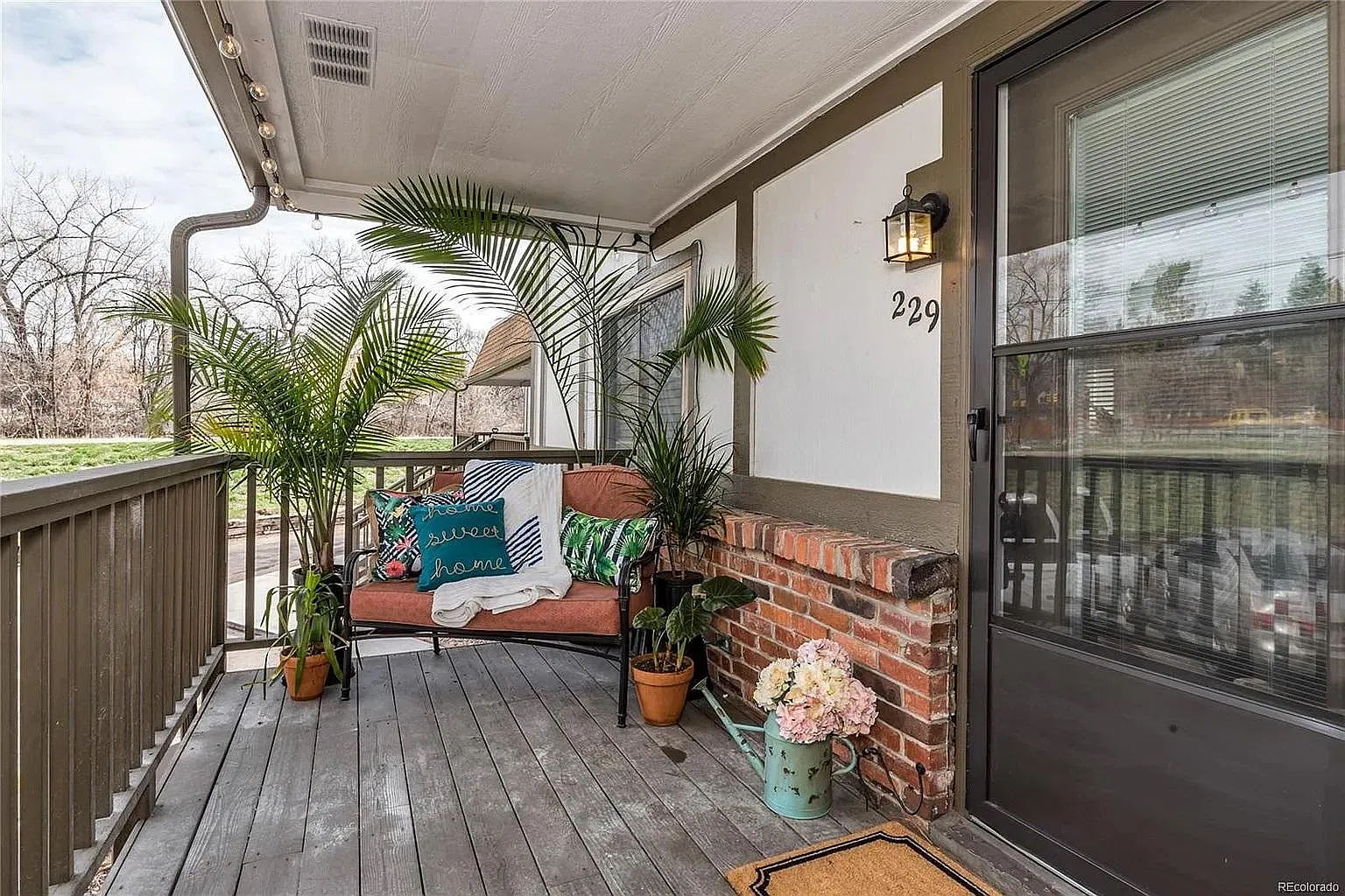 2 bed, 1.5 bath, 890 sqft, $1,850 — Photo 2