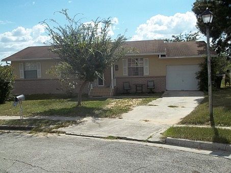 1st image of 518 Greentree Cir