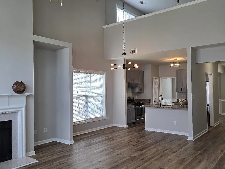 1901 Durwood Ln — Photo 9