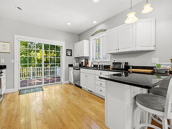 3rd image of 1346 Main Rd #A-1