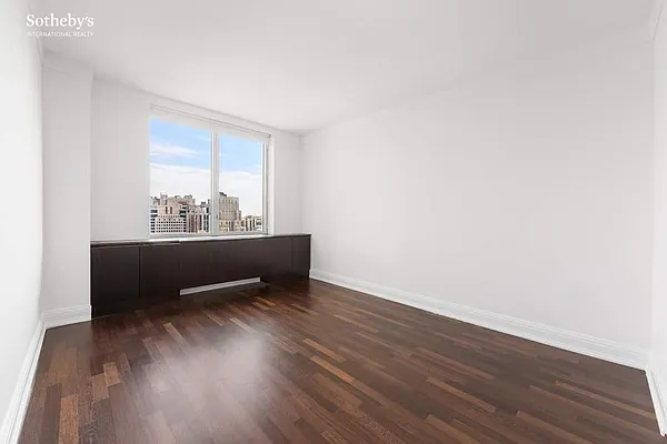Rented by Sotheby's International Realty | media 14