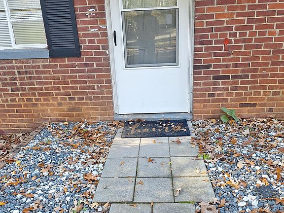 3rd image of 7 Edgewood Dr #C
