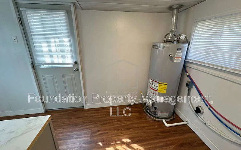 2 bed, 1.0 bath, 783 sqft, $695 — Photo 4