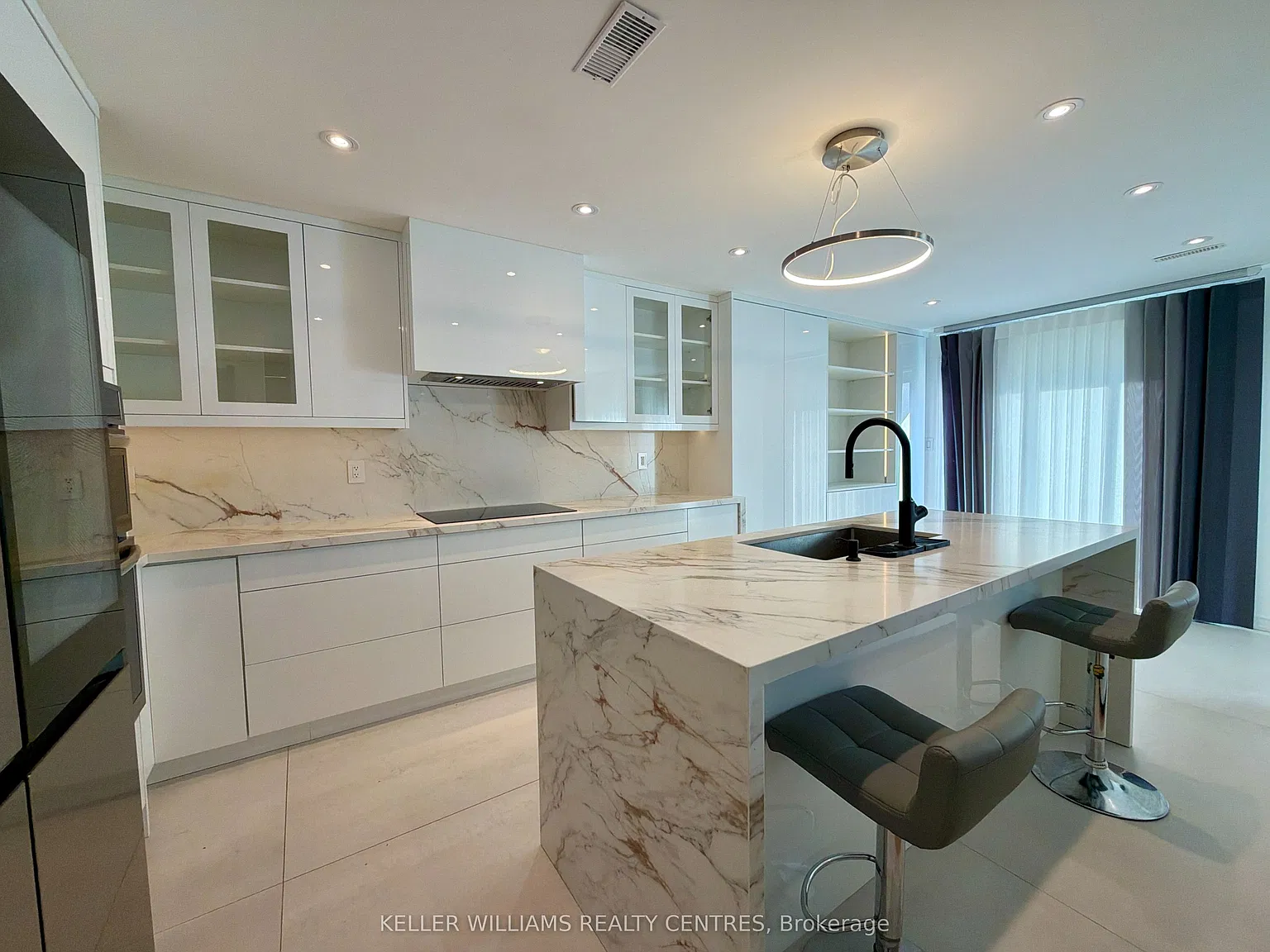 3 bed, $4,000 — Photo 4