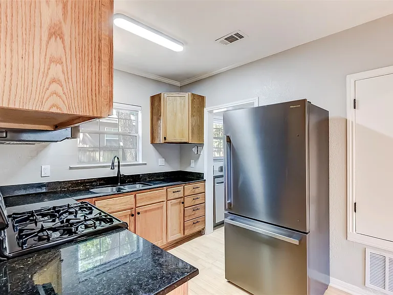 74 Julius St — Photo 10