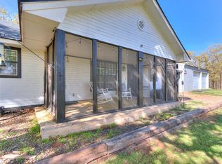 21201 E Montgomery Dr, McLoud, OK 74851