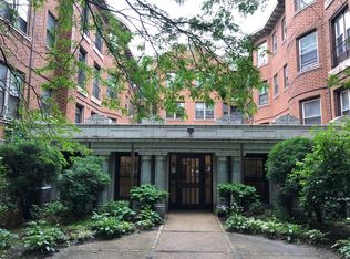 1150 W Lunt Ave, Chicago, IL 60626