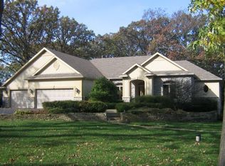 10605 Red Hawk Ln, Spring Grove, IL 60081