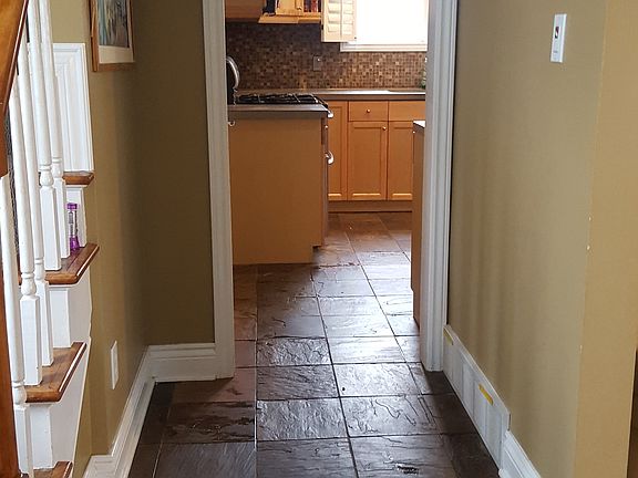 3rd image of 13364 Victoria Ave