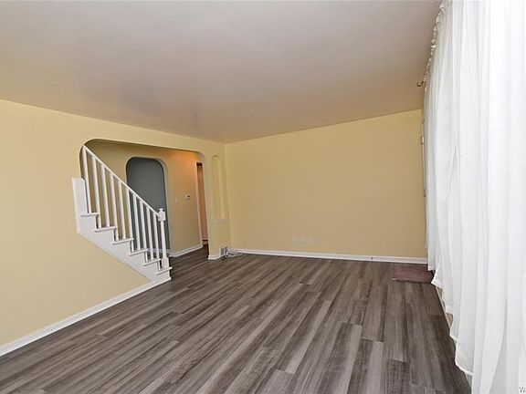3rd image of 1143 Parkhurst Blvd