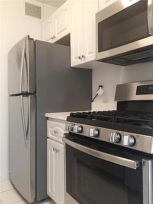 Rented by Peter Ashe | media 7