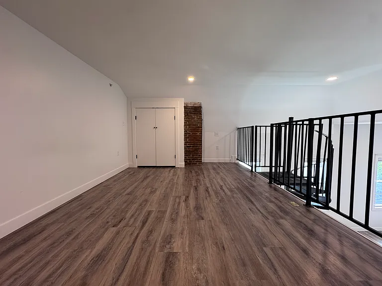 84 Main St #5 — Photo 13