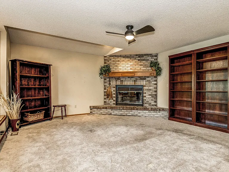 5370 Chambrey Ct #1 — Photo 8