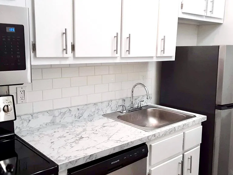 243 Crest St #9 — Photo 4