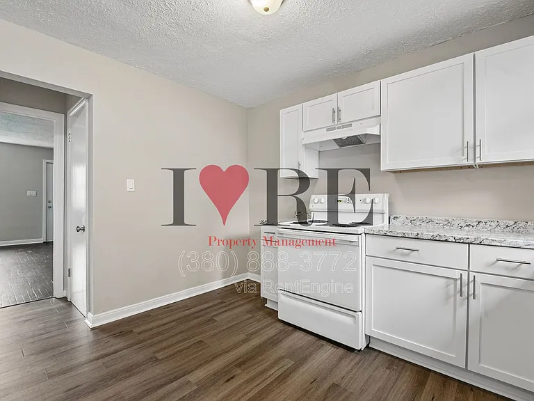 338C South Blvd — Photo 10