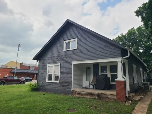 212 W Lexington St, Bennington, KS 67422