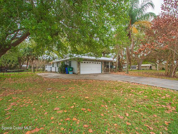 4th image of 697 Barber St