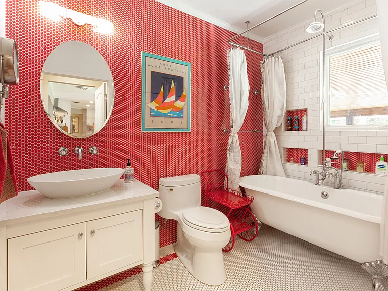2410 Elmglen Dr — Photo 13