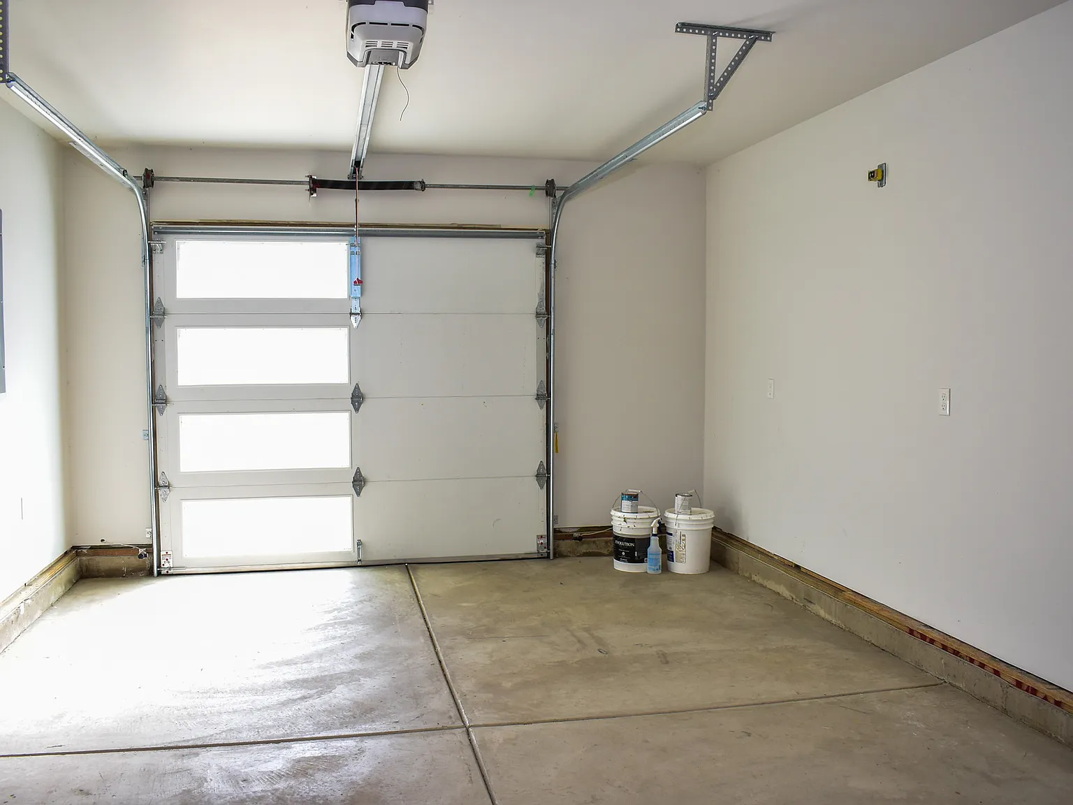 2 bed, 1550 sqft, $1,995 — Photo 4