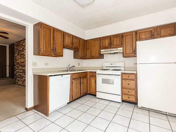 3rd image of 5965 Lakeside Pl