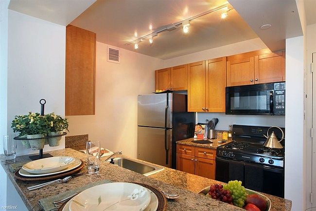 1st image of 1500 Lexington Ave APT 4B