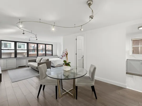 330 Third Avenue 7J image 1 of 7