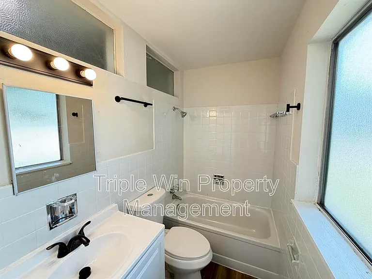 2257 Luxmore Dr — Photo 38