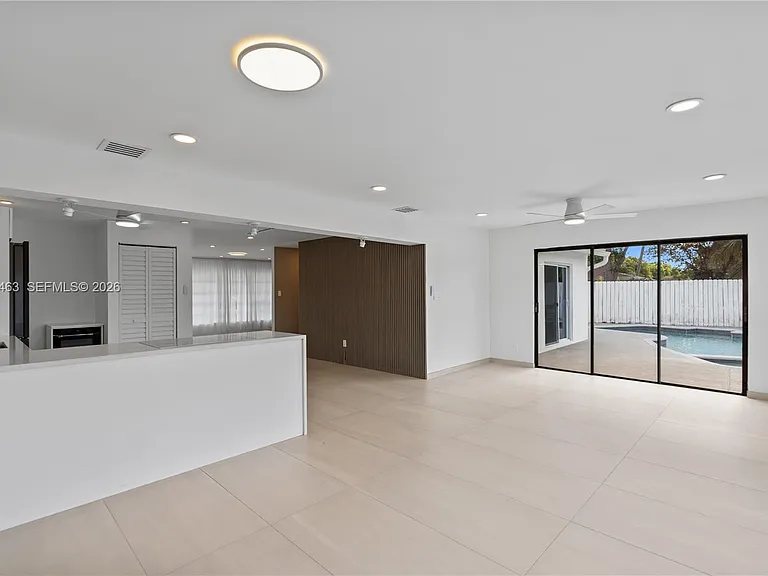 2706 Scott St — Photo 15