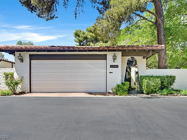 2200 Plaza Del Robles, Las Vegas, NV 89102