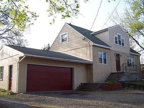 2nd image of 3540 Albany St