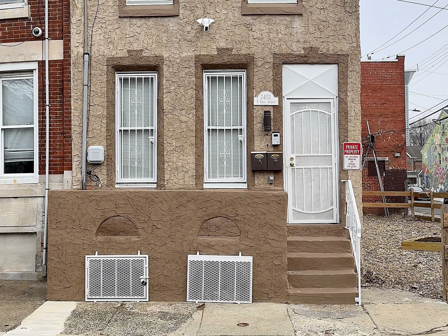 2403 N Park Ave — Photo 3
