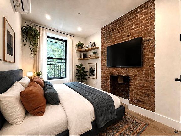 4th image of 2324 Bedford Ave #2D