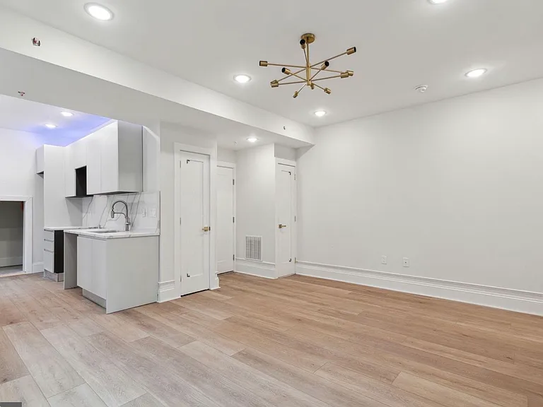 1822 Chestnut St #3B — Photo 1
