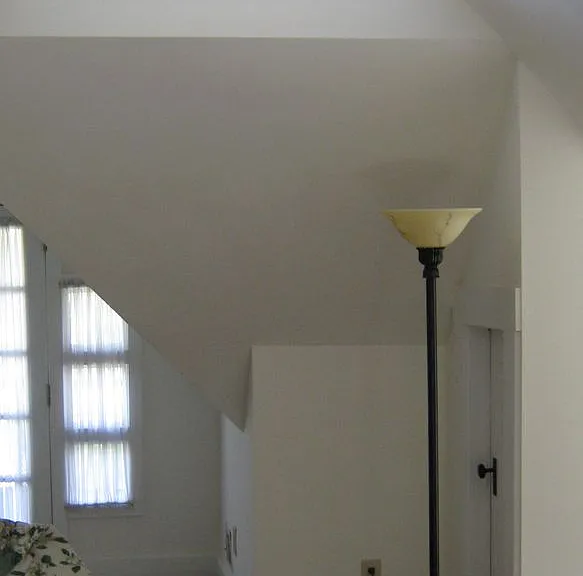 147-149 W Hubbard Ave — Photo 10