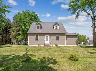 33761 110th St, Cedar Falls, IA 50613