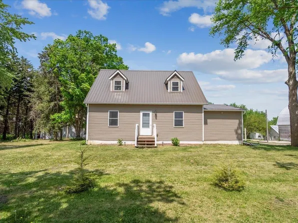 33761 110th St, Cedar Falls, IA 50613