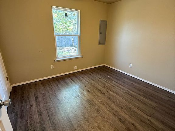 5th image of 3004 Emrich St #3004
